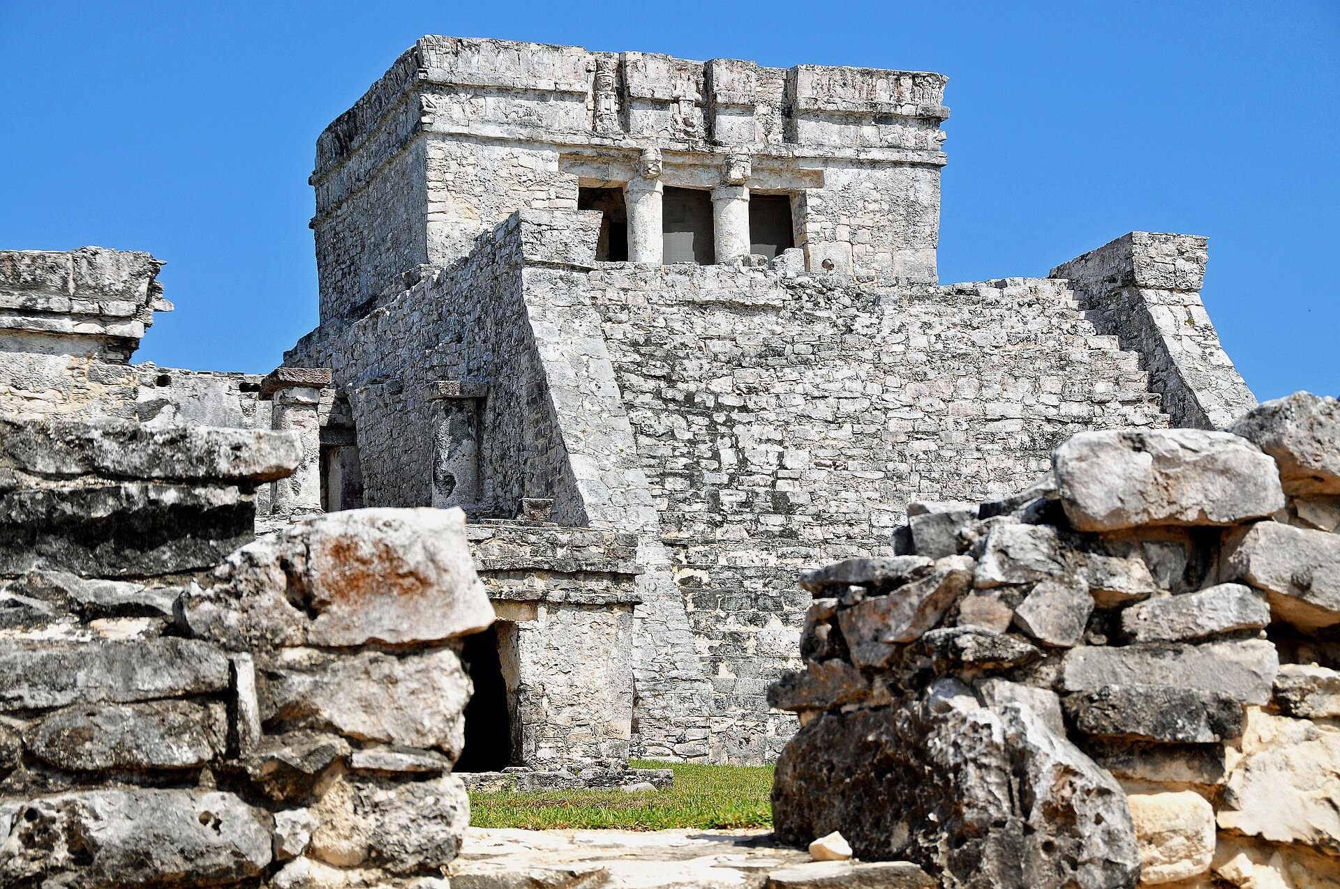 El Castillo, the clifftop temple at Tulum